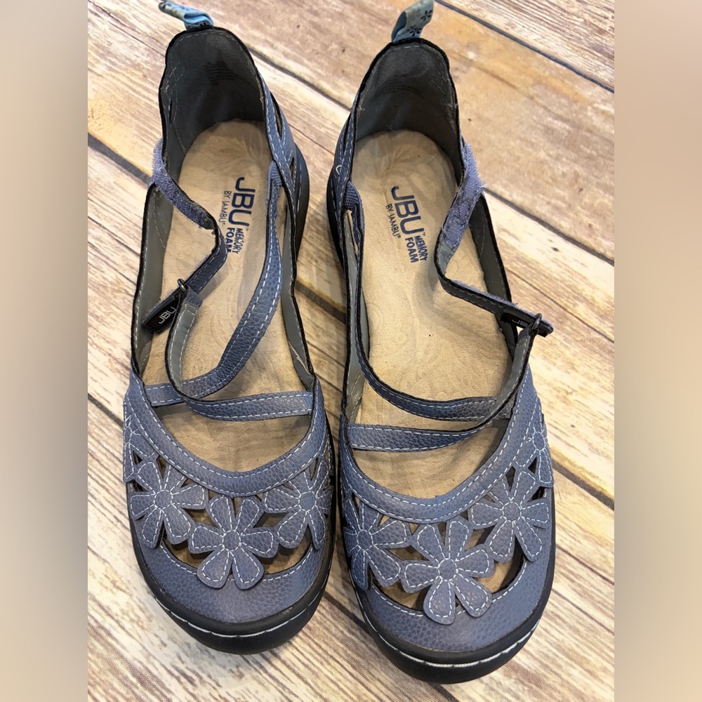 JBU‎ Women's Black and Gray Floral Flats